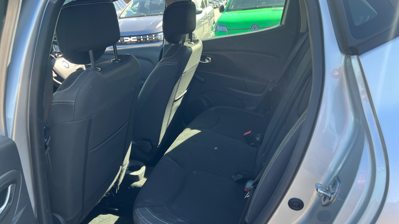 Renault Clio 0.9 TCE 75 Play 5dr Petrol Hatchback